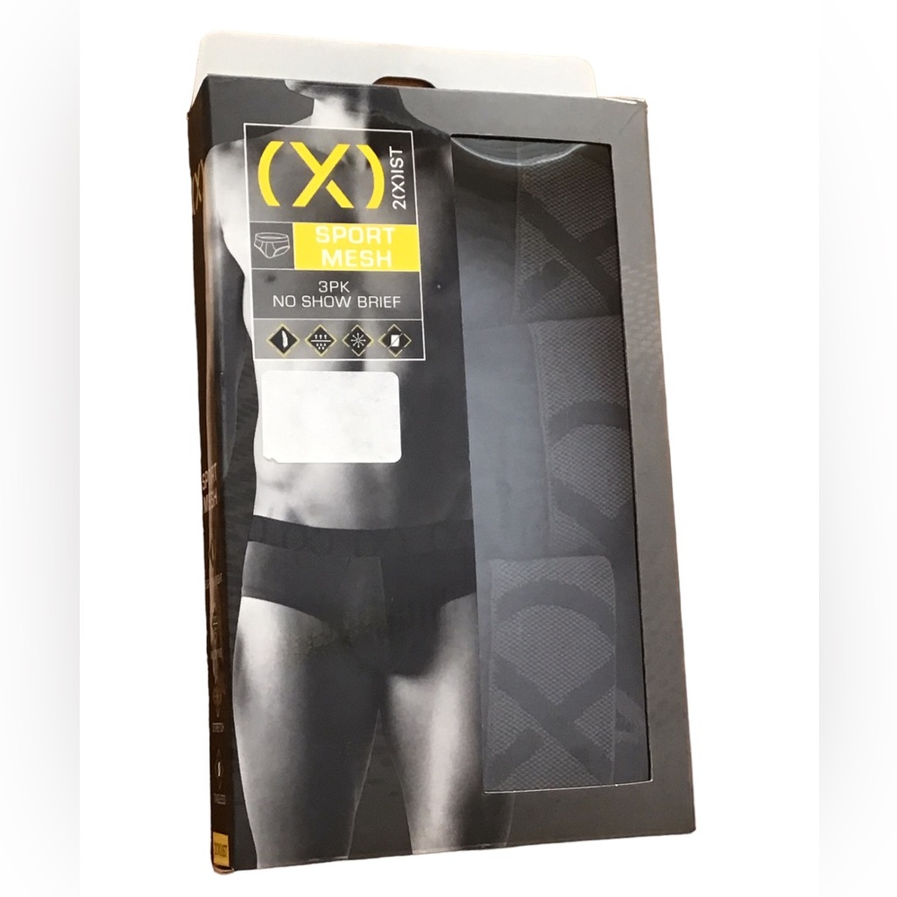 2(X)IST mens briefs. Size M.